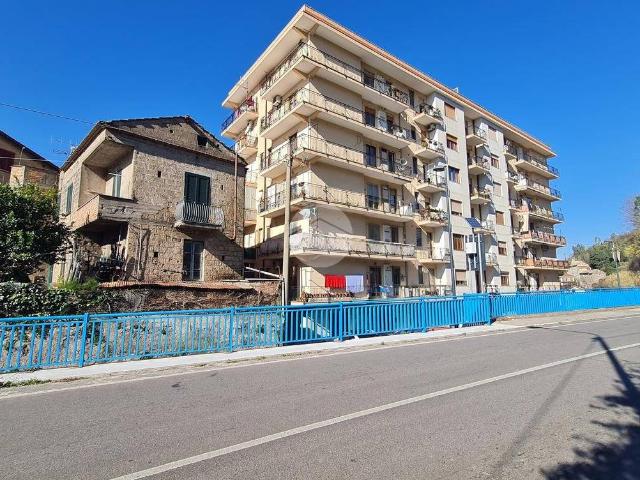 Locale Commerciale in affitto a Cologna, Pellezzano