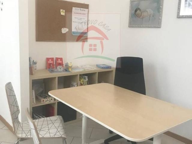 Locale Commerciale in affitto a Comunità Alta Valsugana e Bersntol, Pergine Valsugana