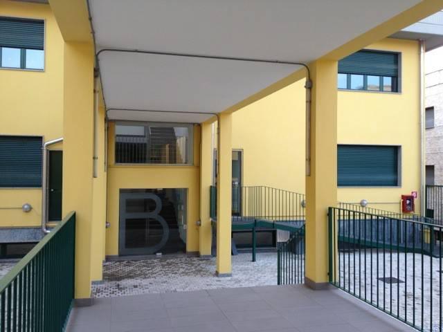 Locale Commerciale in affitto a Pero