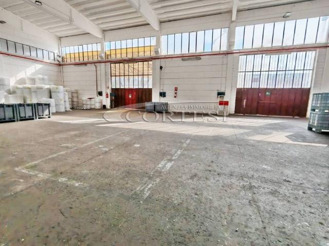 Locale Commerciale in affitto a Ponte San Giovanni, Cenerente