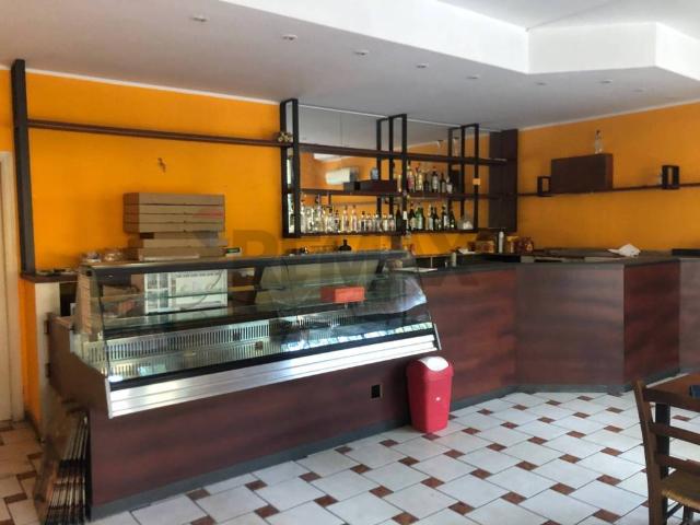 Locale Commerciale in affitto a Santa Lucia, Cenerente