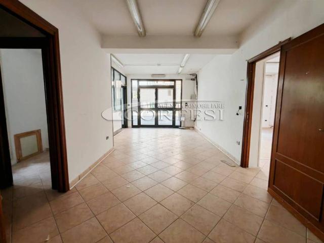 Locale Commerciale in affitto a Cenerente, Perugia