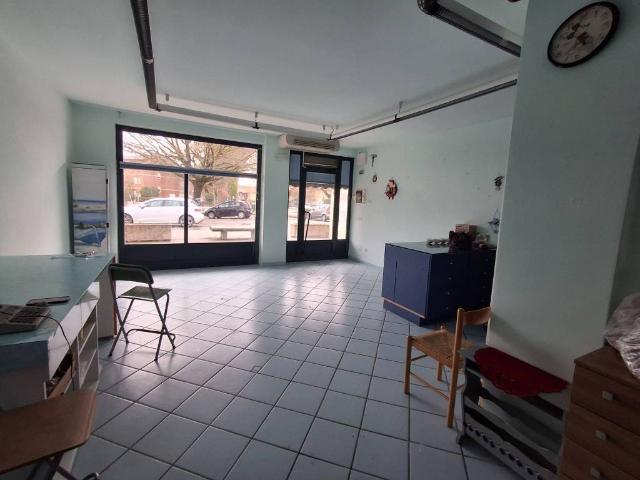 Locale Commerciale in affitto a Cenerente, Umbria
