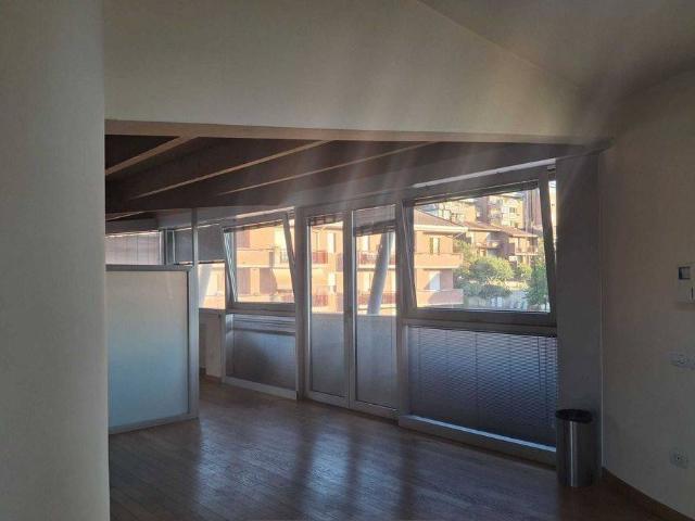 Locale Commerciale in affitto a Cenerente, Perugia