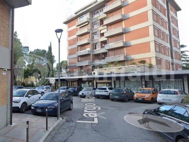 Locale Commerciale in affitto a Madonna Alta, Cenerente