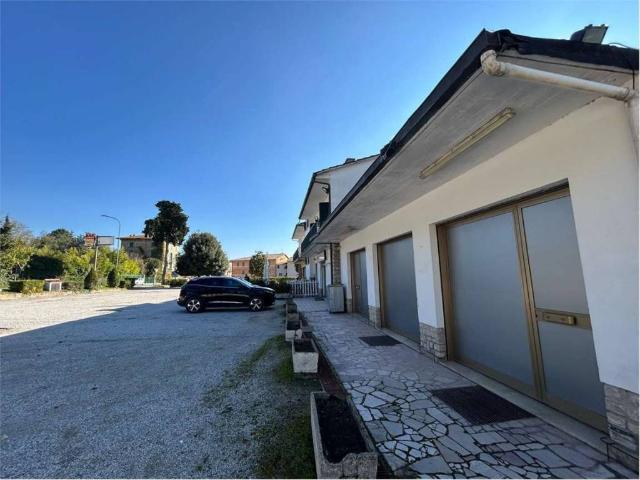 Locale Commerciale in affitto a Cenerente, Umbria