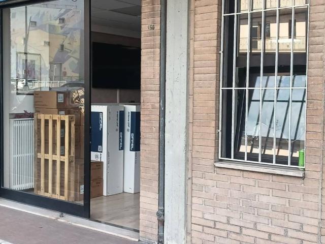 Locale Commerciale in affitto a San Sisto, Cenerente