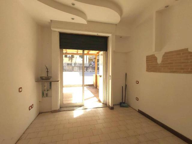 Locale Commerciale in affitto a Cenerente, Perugia