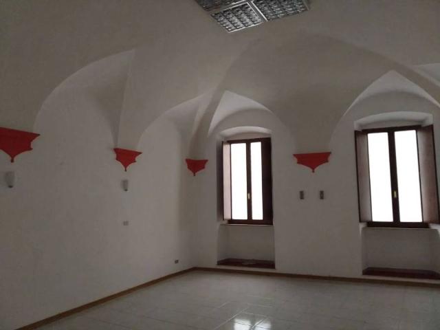 Locale Commerciale in affitto a Cenerente, Perugia