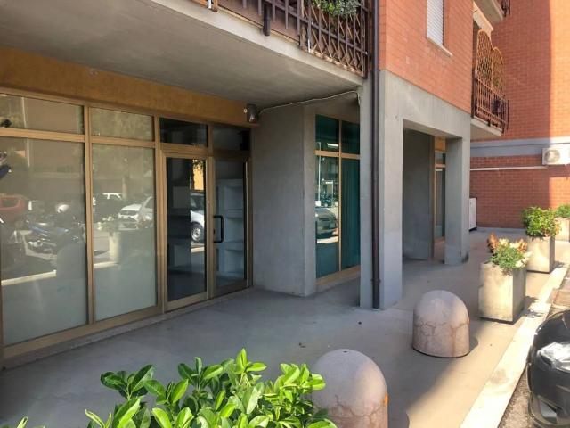 Locale Commerciale in affitto a Cenerente, Perugia