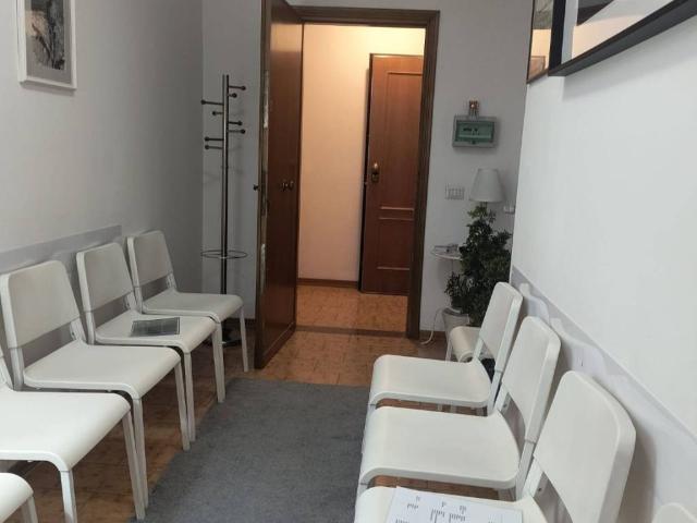 Locale Commerciale in affitto a Madonna Alta, Cenerente