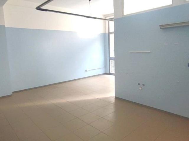 Locale Commerciale in affitto a Cenerente, Perugia