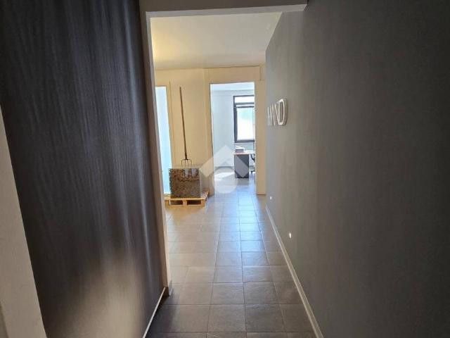 Locale Commerciale in affitto a Cenerente, Perugia