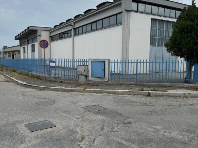 Locale Commerciale in affitto a Cenerente, Umbria