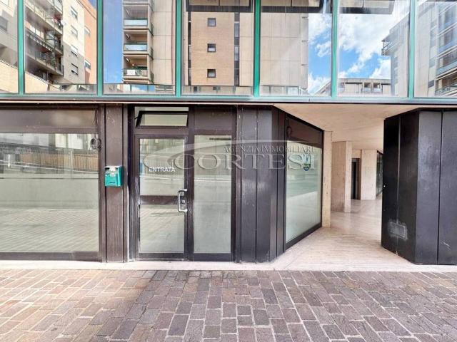 Locale Commerciale in affitto a Cenerente, Perugia