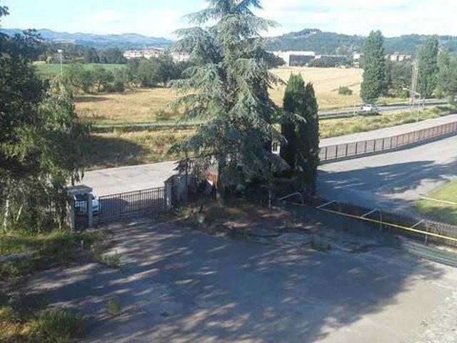 Locale Commerciale in affitto a Cenerente, Umbria