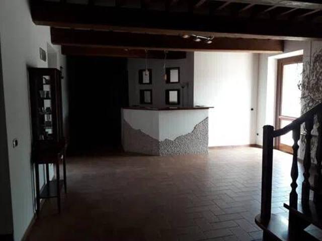 Locale Commerciale in affitto a Cenerente, Umbria