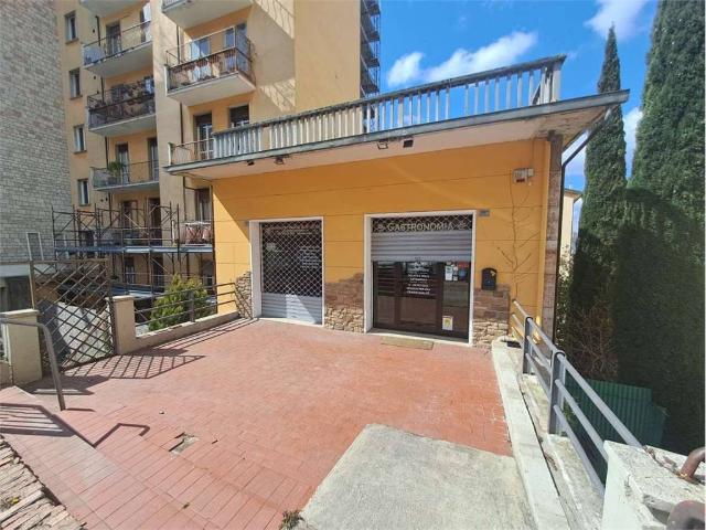 Locale Commerciale in affitto a Cenerente, Umbria