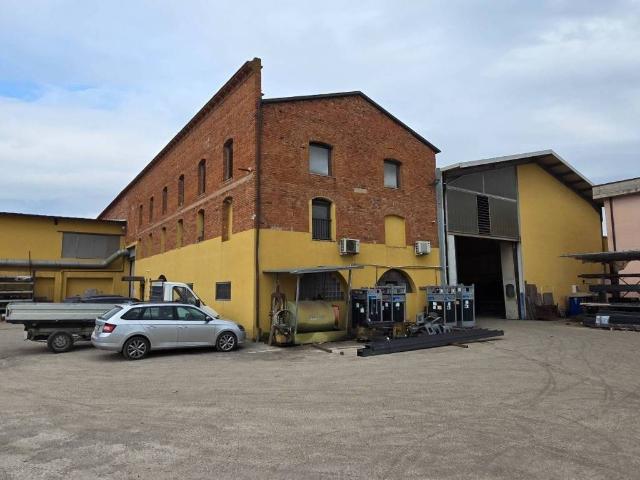 Locale Commerciale in affitto a Villa Pitignano, Cenerente