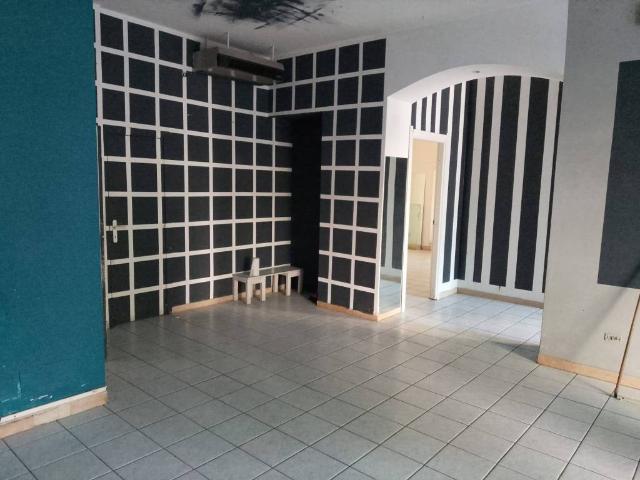 Locale Commerciale in affitto a Cenerente, Perugia