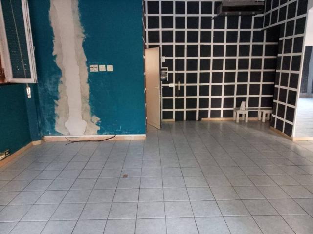 Locale Commerciale in affitto a San Sisto, Cenerente