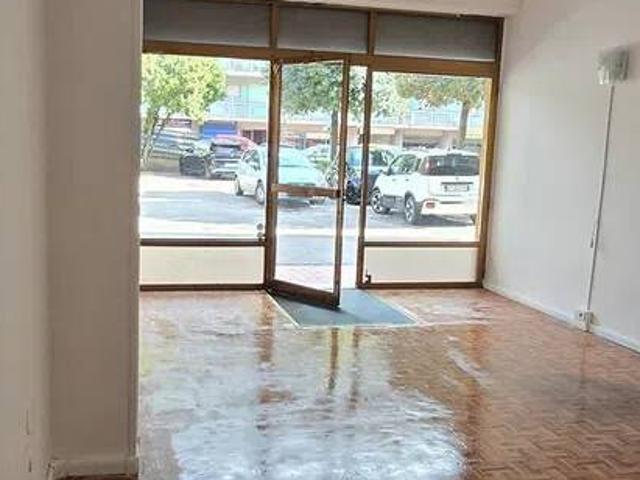 Locale Commerciale in affitto a San Sisto, Cenerente