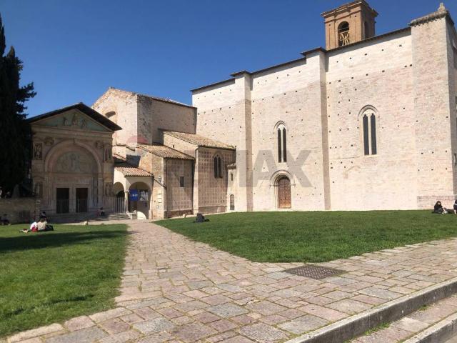 Locale Commerciale in affitto a Sant'Erminio, Cenerente