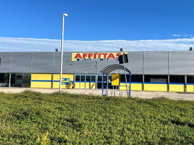 Locale Commerciale in affitto a Santa Sabina, Cenerente