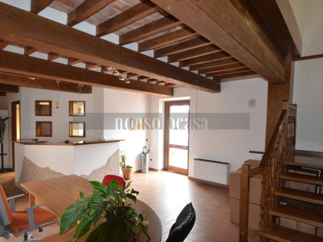 Locale Commerciale in affitto a Cenerente, Umbria