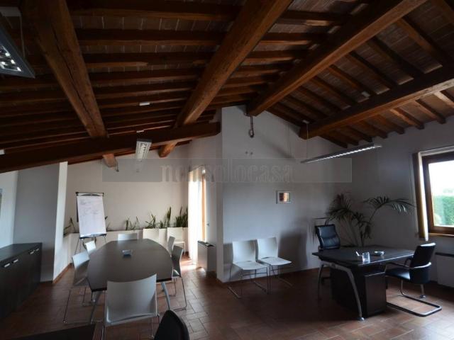 Locale Commerciale in affitto a Cenerente, Umbria