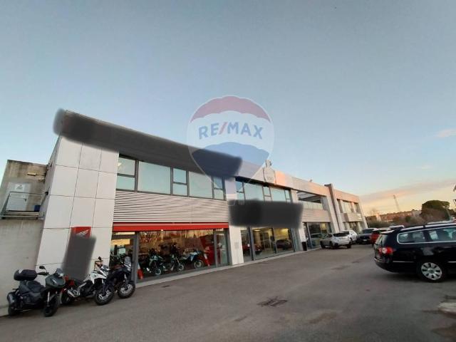 Locale Commerciale in affitto a Cenerente, Perugia