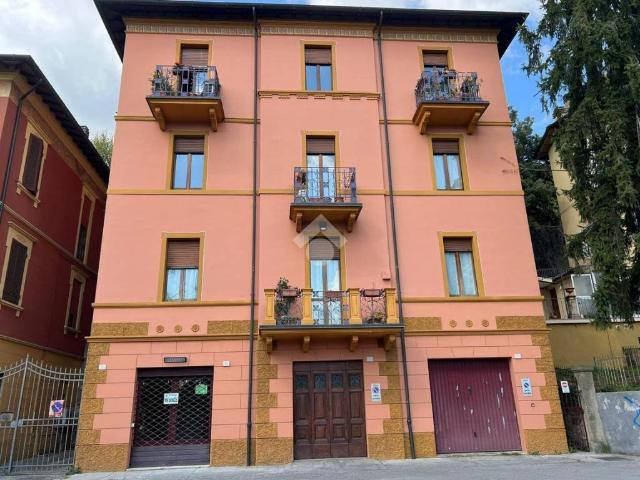 Locale Commerciale in affitto a Sant'Erminio, Cenerente