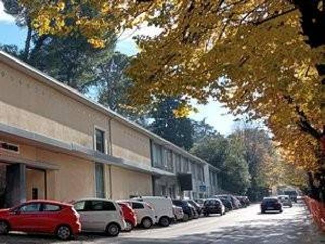 Locale Commerciale in affitto a Madonna Alta, Cenerente