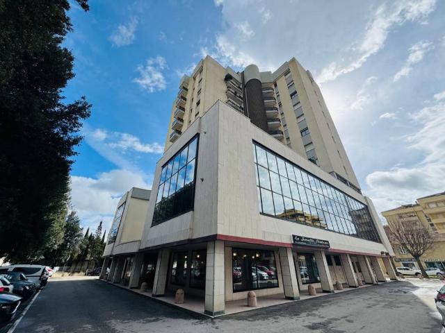 Locale Commerciale in affitto a Cenerente, Perugia