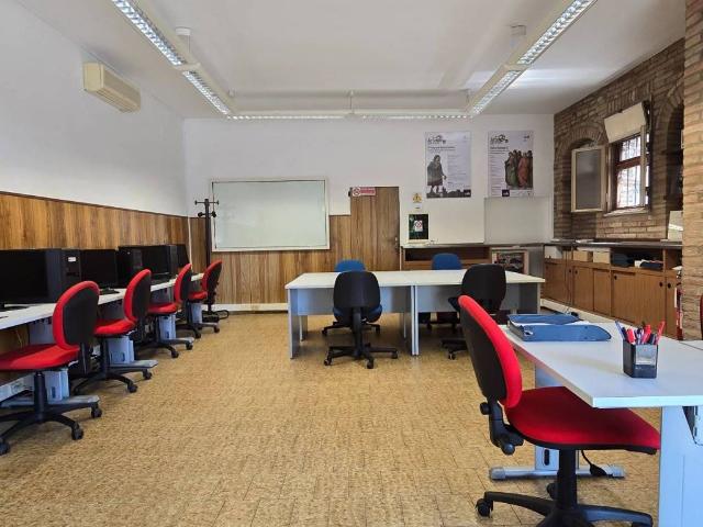 Locale Commerciale in affitto a Cenerente, Umbria