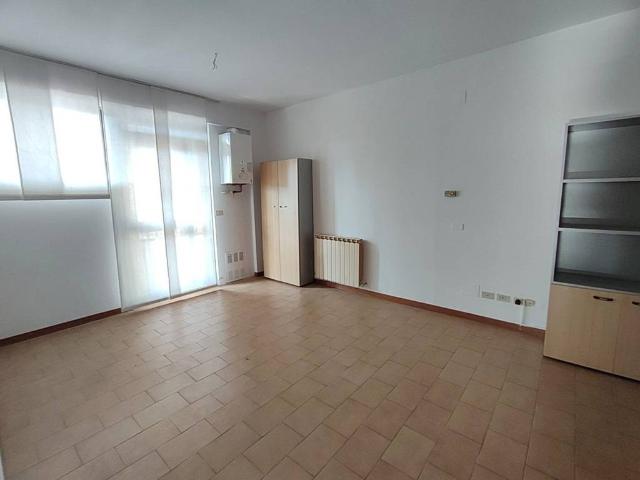 Locale Commerciale in affitto a San Sisto, Cenerente