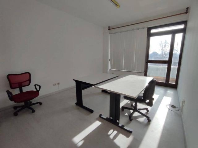 Locale Commerciale in affitto a San Sisto, Cenerente