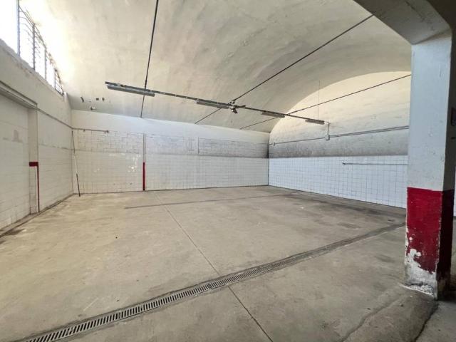 Locale Commerciale in affitto a Marche, Pesaro E Urbino