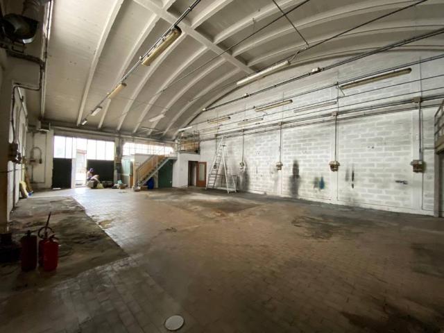 Locale Commerciale in affitto a Marche, Pesaro E Urbino