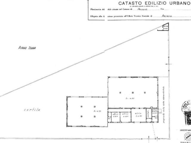 Locale Commerciale in affitto a Calcinari, Marche