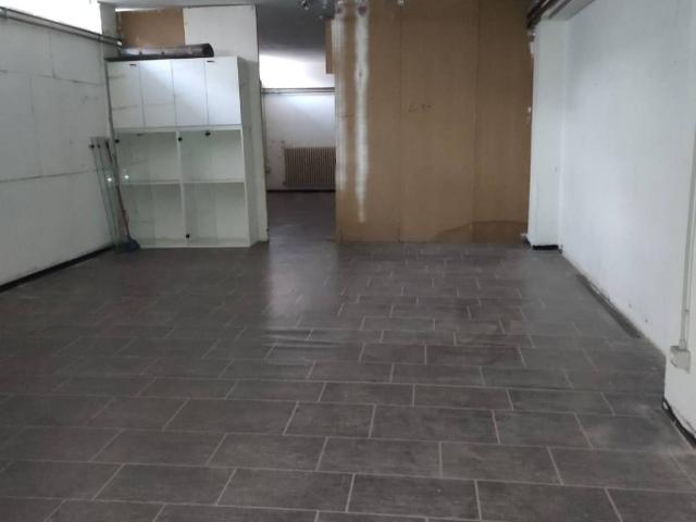 Locale Commerciale in affitto a Marche, Pesaro E Urbino