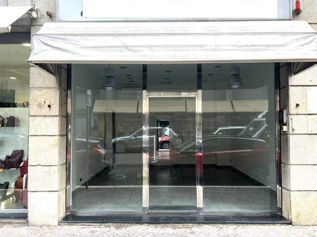 Locale Commerciale in affitto a Centro Storico, Marche