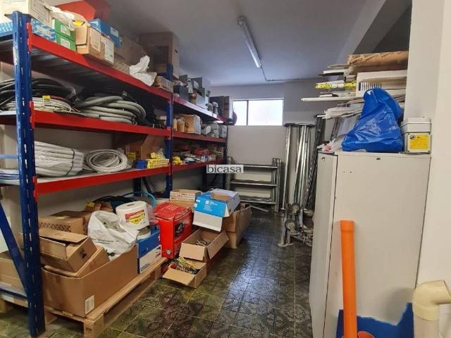 Locale Commerciale in affitto a Marche, Pesaro E Urbino