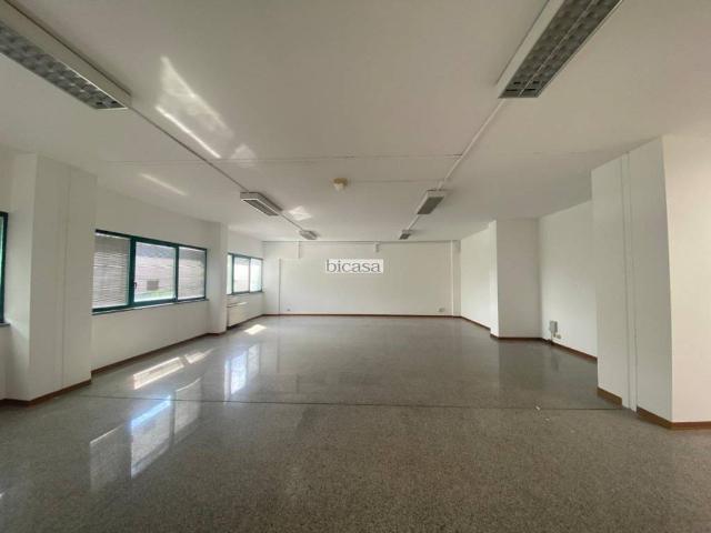Locale Commerciale in affitto a Vismara, Marche