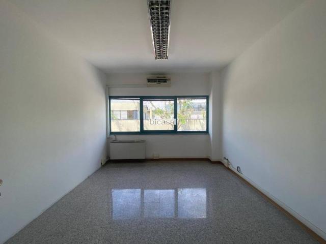Locale Commerciale in affitto a Vismara, Marche