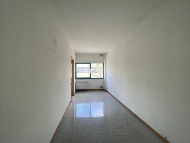 Locale Commerciale in affitto a Vismara, Marche