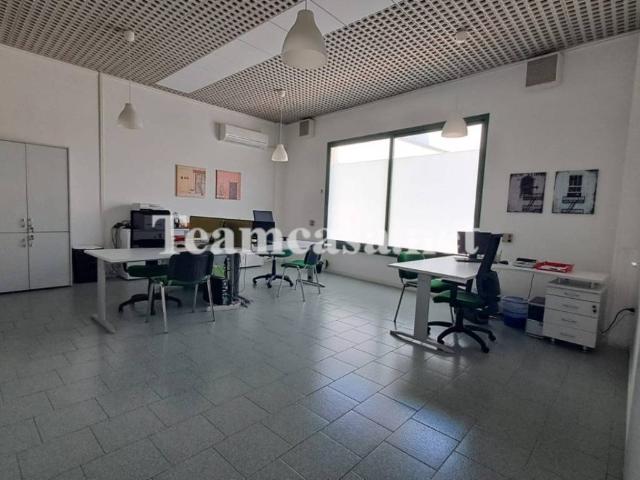 Locale Commerciale in affitto a Marche, Pesaro E Urbino