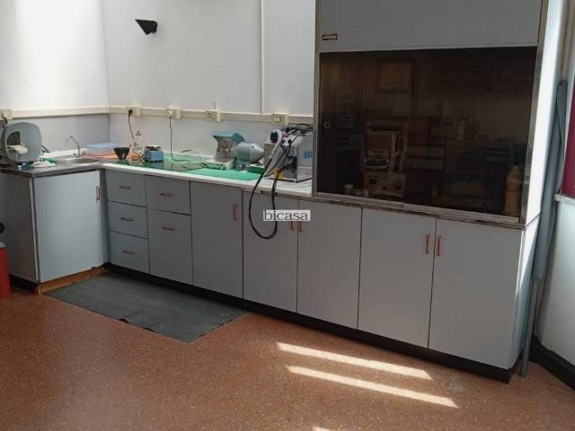 Locale Commerciale in affitto a Marche, Pesaro E Urbino