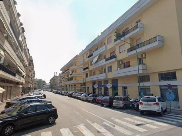 Locale Commerciale in affitto a Rancitelli, Pescara