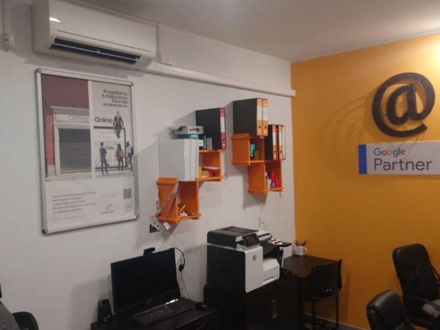 Locale Commerciale in affitto a Pescara, Abruzzo